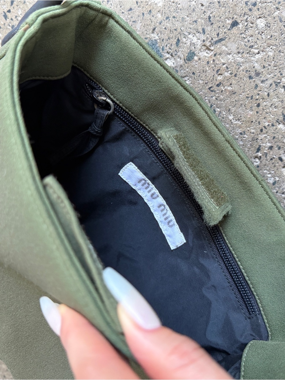 miu miu vintage army green shoulder bag - Picture 6 of 6